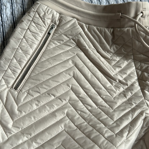 NWT Athleta Apres Ski Short Cream Beige Color size 4 - Picture 6 of 11